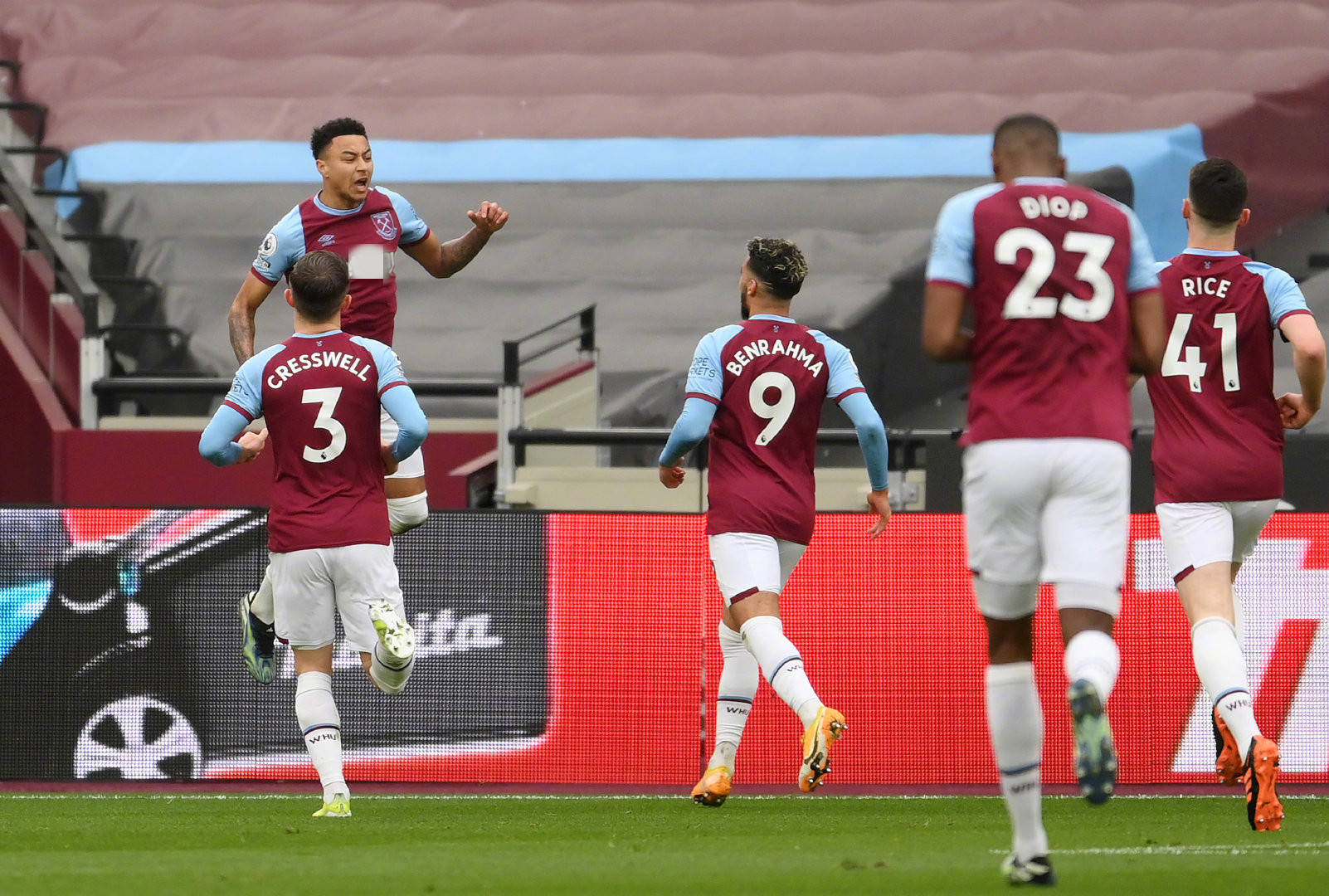 的替补席改 的替补席改